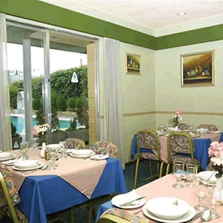 Hotel Pefkos Limassol