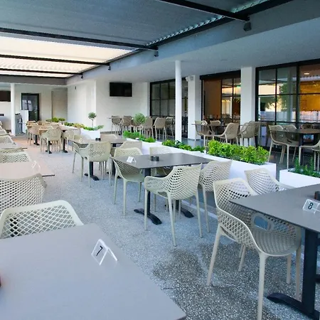 Hotell Pefkos